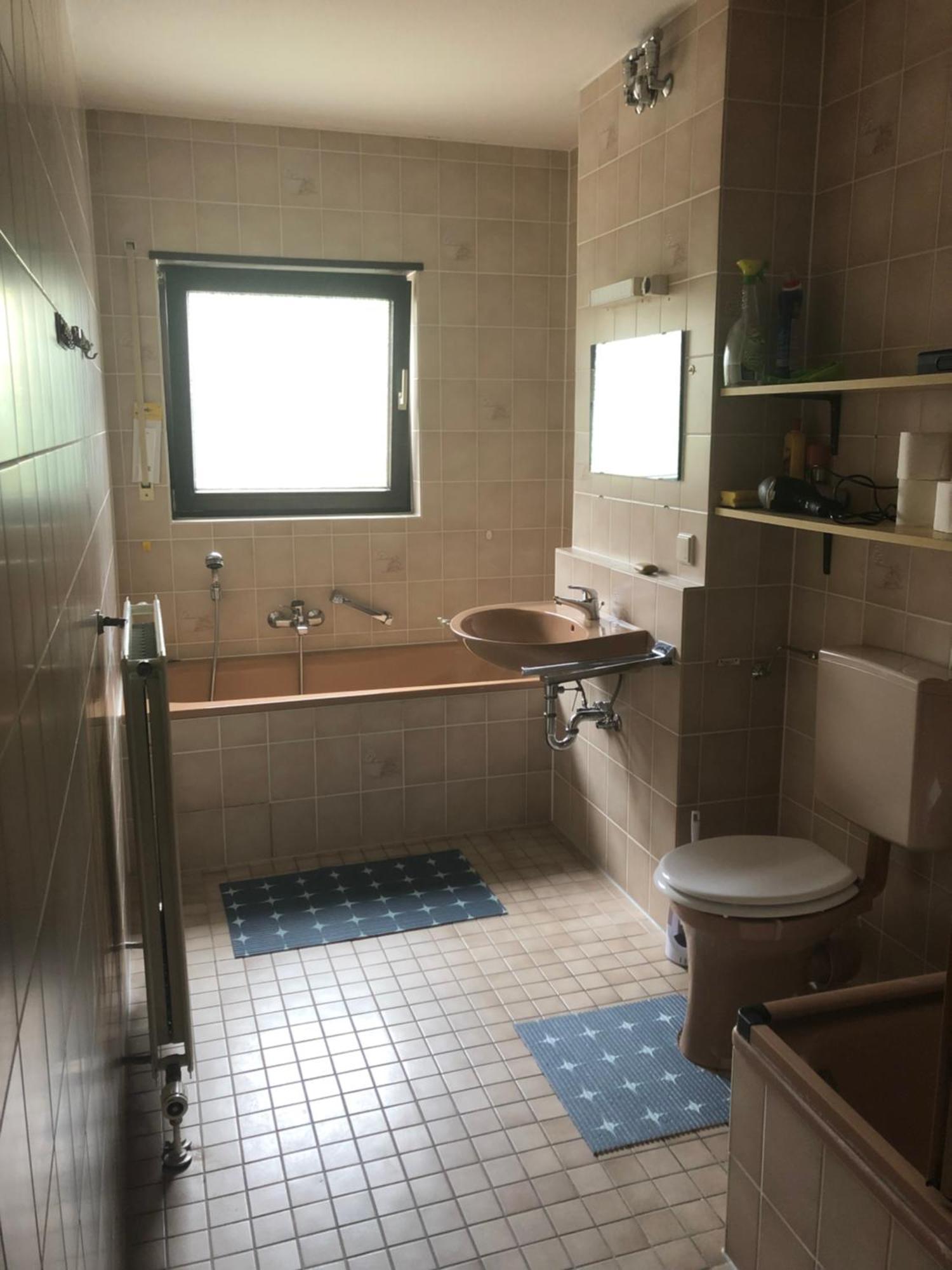 Im 1 Og In Einem Reihenhaus Mit Gemeinschaftlichen Zimmern Privatunterkunft